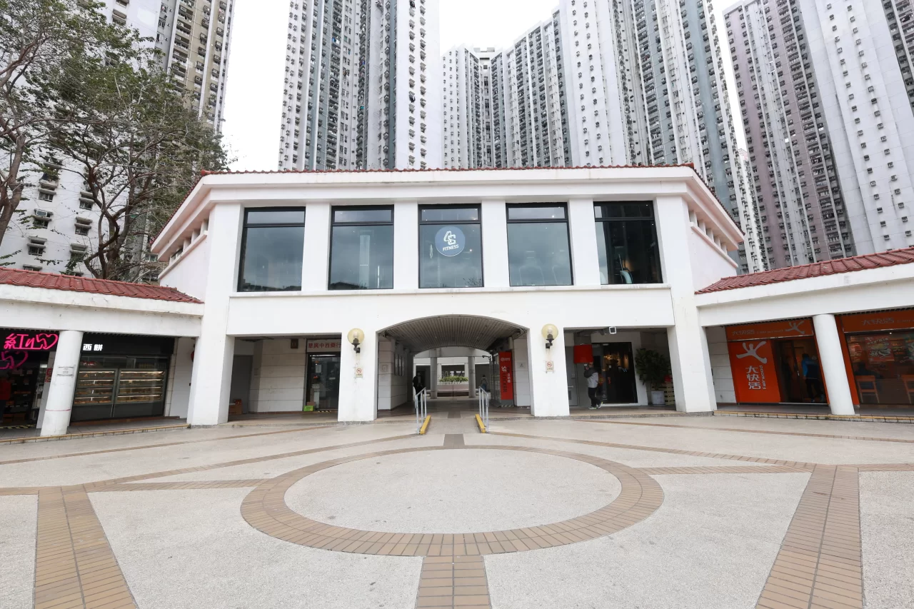 荃灣石圍角店 Tsuen Wan Shek Wai Kok